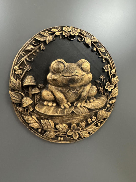 Frog Wall Sculpture | Cottagecore Toad Medallion Plaque | Mushroom Lily Pad Wall Decor | Whimsical Nature Art | Frog Lover Gift