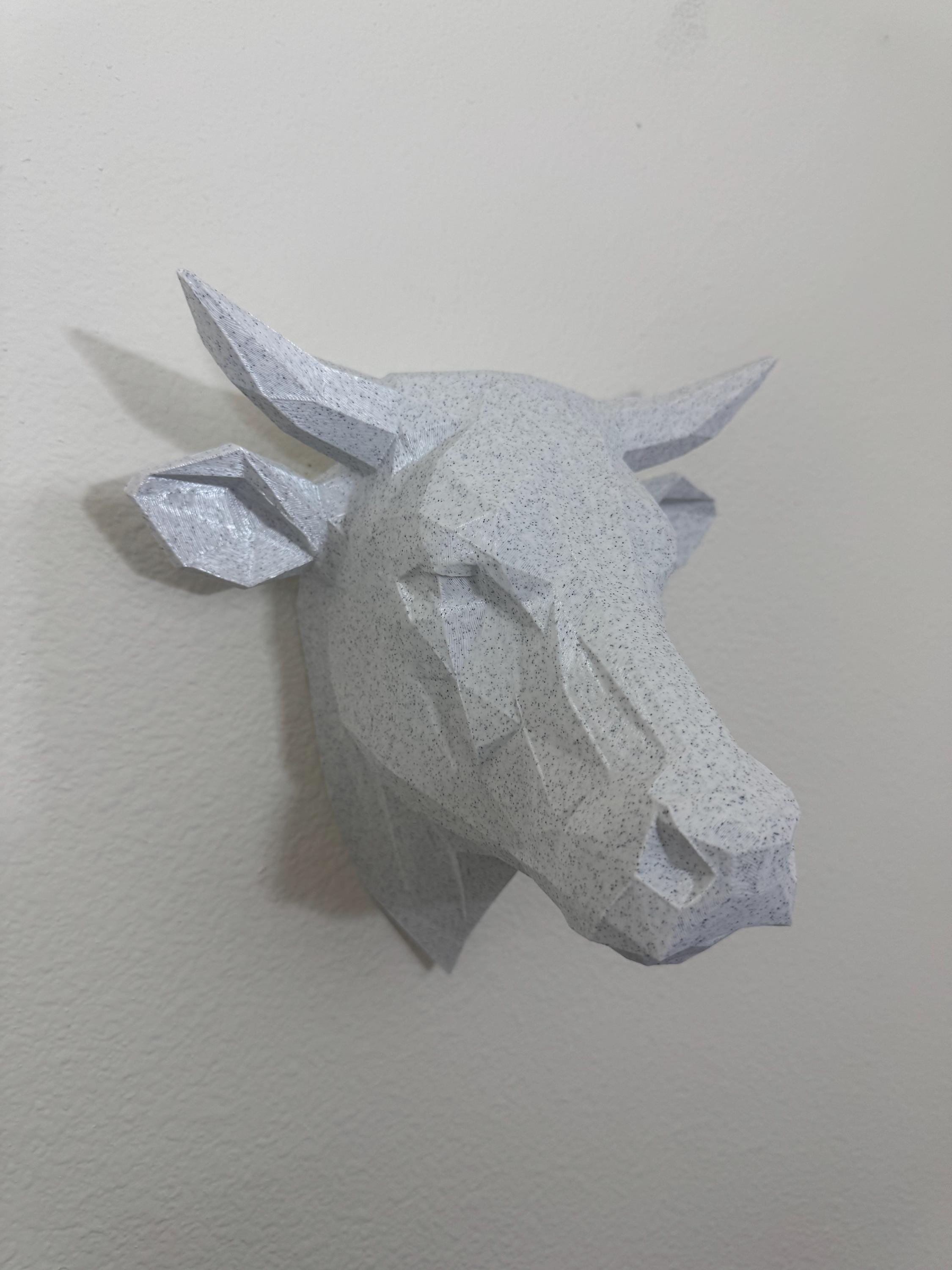 Geometric Bull Head Wall Sculpture – Modern Polygon Animal Wall Art, Animal Head Wall Mount Minimalist Wall Mount for Home or Office