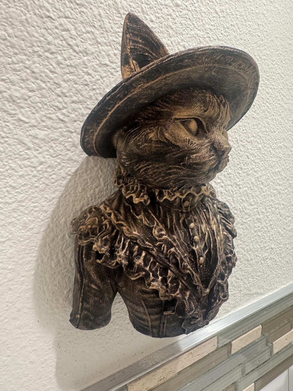 Hand Painted Cat Wall Sculpture – Victorian Dressed Cat Bust with Hat | Antique Bronze Animal Wall Art | Unique Cat Lover Gift Home Decor