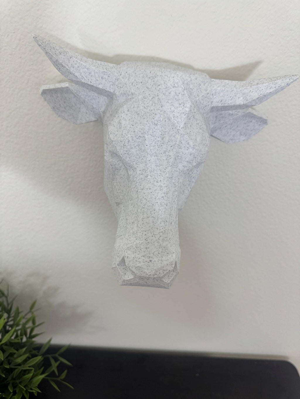 Geometric Bull Head Wall Sculpture – Modern Polygon Animal Wall Art, Animal Head Wall Mount Minimalist Wall Mount for Home or Office