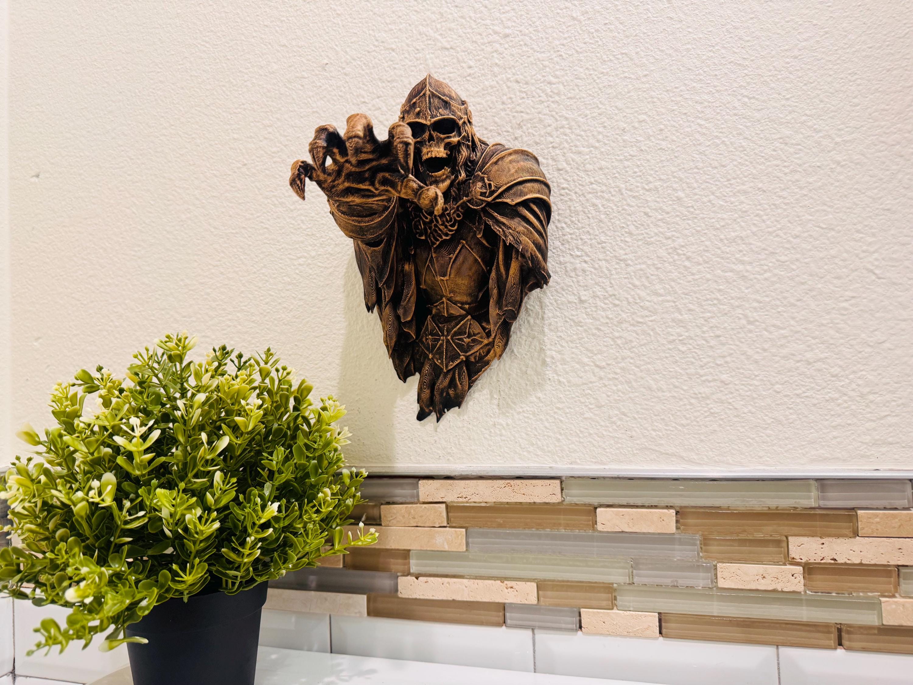Gothic Grim Reaper Wall Decor Skeleton Knight Hand Reaching Horror Wall Mount Dark Fantasy Skull Art Creepy Gothic Home Decor