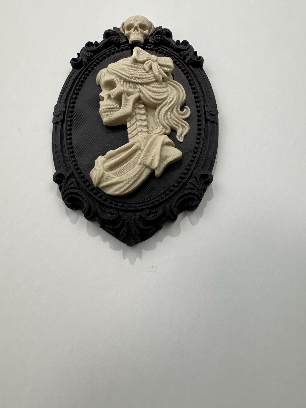 Gothic Skeleton Lady Wall Art Cameo – Victorian Skull Portrait Decor - Dark Academia Macabre Wall Hanging Gift