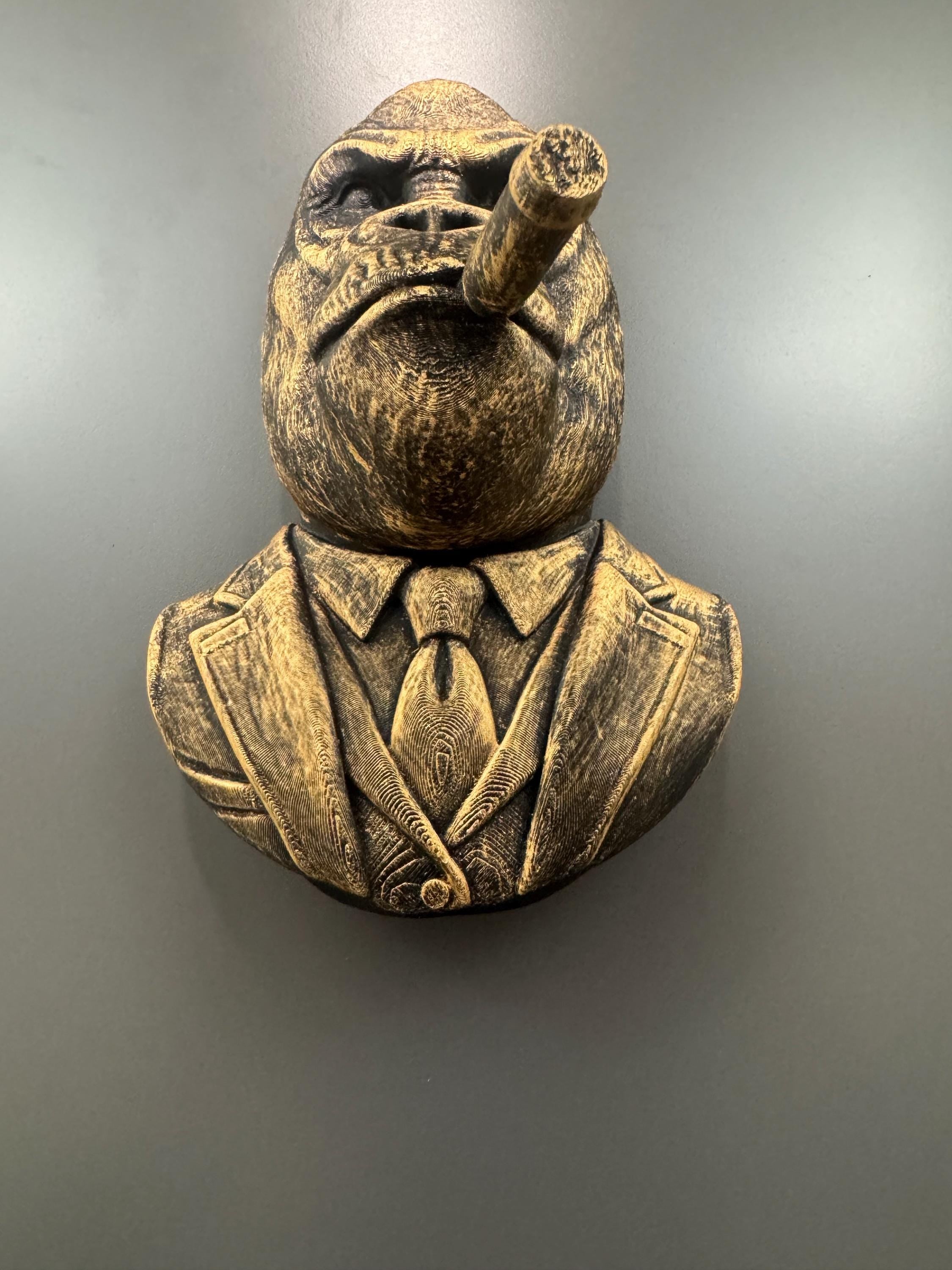 Gentleman Gorilla Wall Sculpture - Boss Ape in Suit Smoking Cigar Art - Gold Bronze Animal Head Bust - Alpha Male Office Decor Man Cave Gift