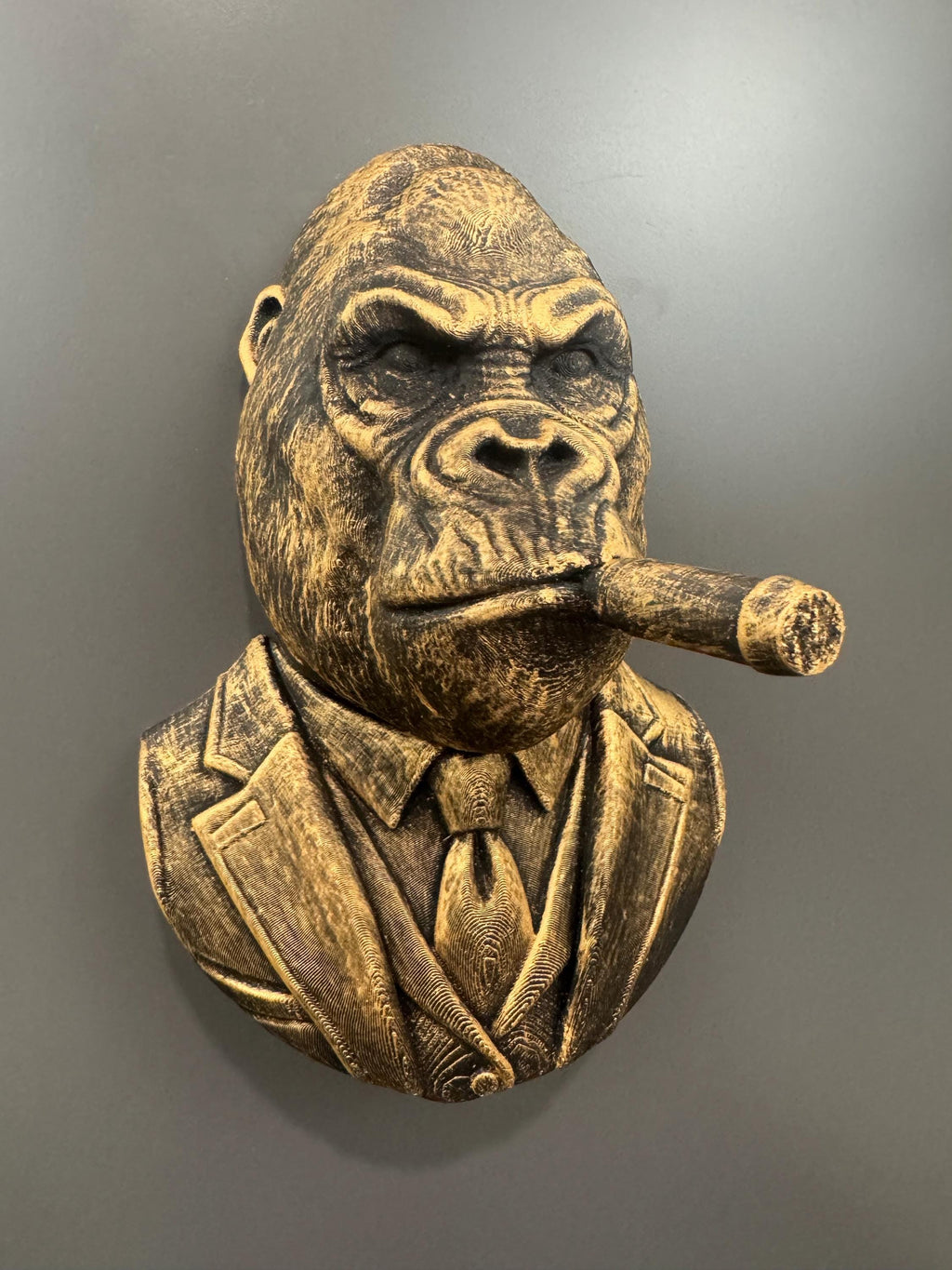 Gentleman Gorilla Wall Sculpture - Boss Ape in Suit Smoking Cigar Art - Gold Bronze Animal Head Bust - Alpha Male Office Decor Man Cave Gift